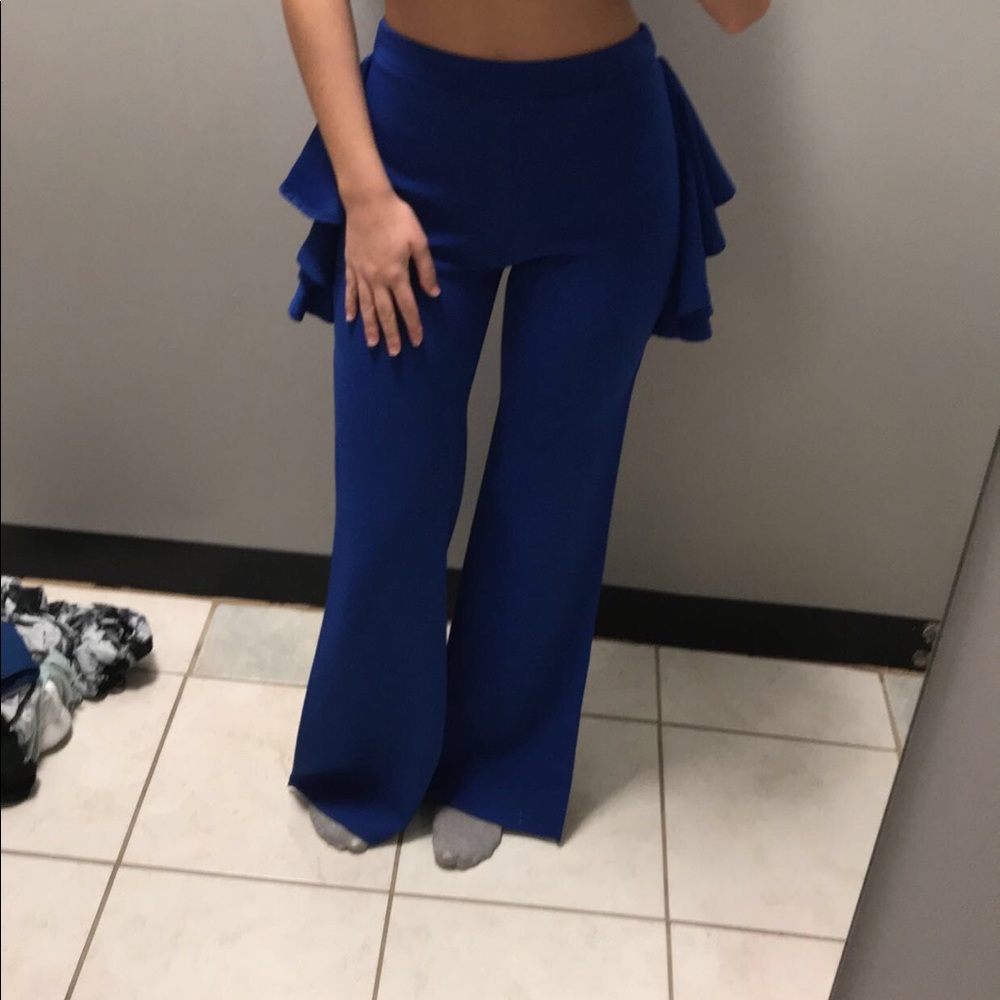 Set - Picture 2 of 2